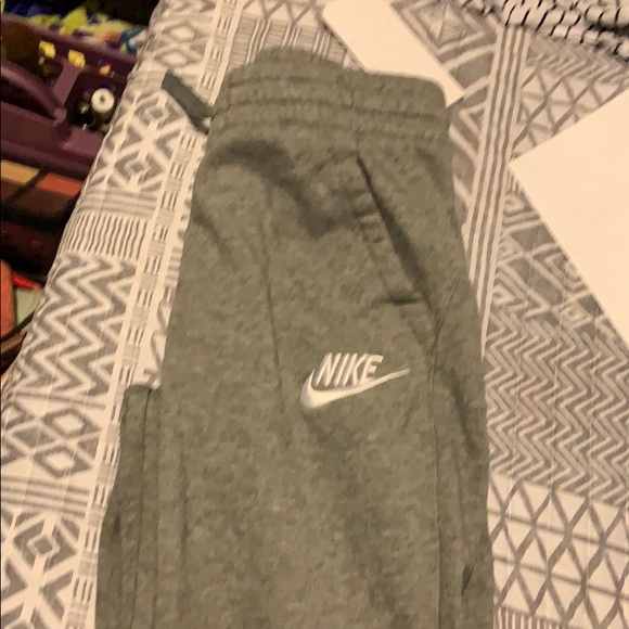 NWOT NIKE SWEATS - Picture 1 of 2
